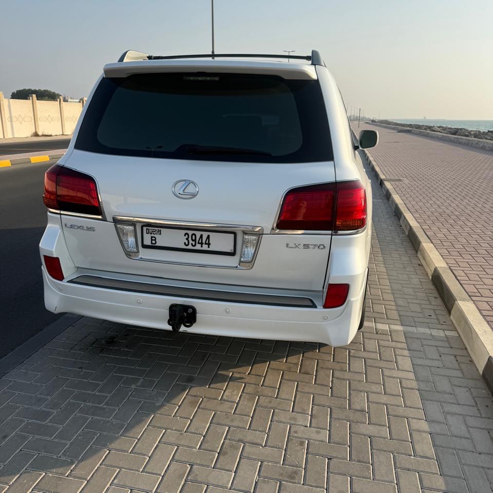 لكزس LX 2011 صورة 2