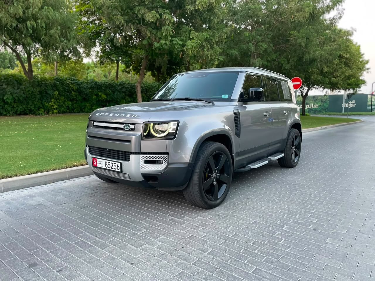 Land Rover Defender 2024 photo 4