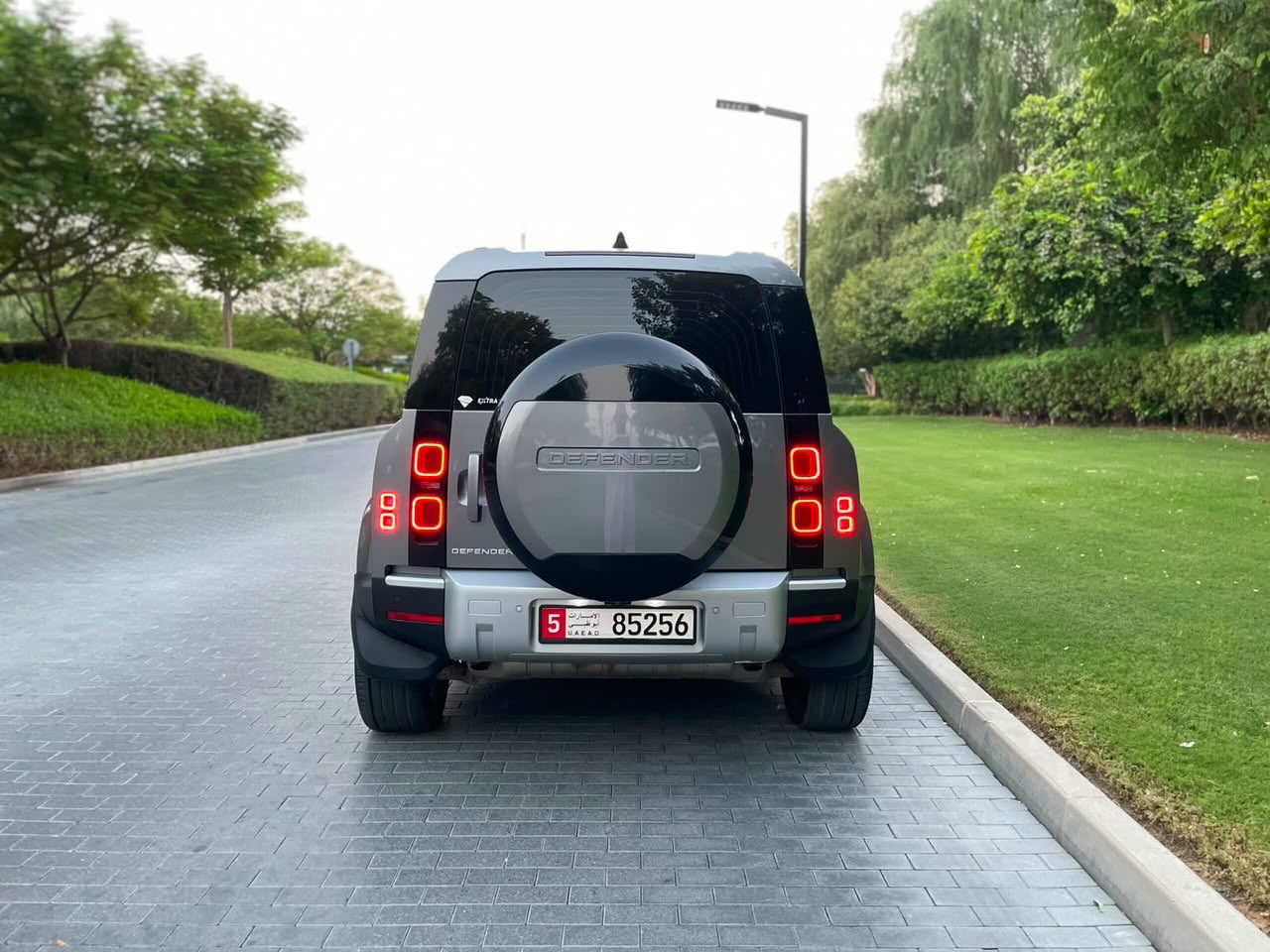 Land Rover Defender 2024 photo 5