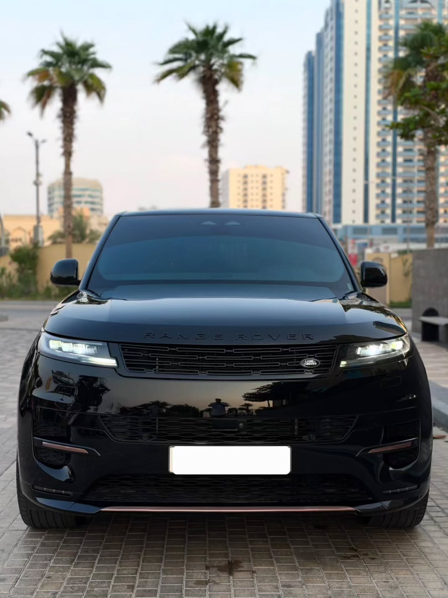 لاند روفر رينج روفر سبورت 2025 صورة 2
