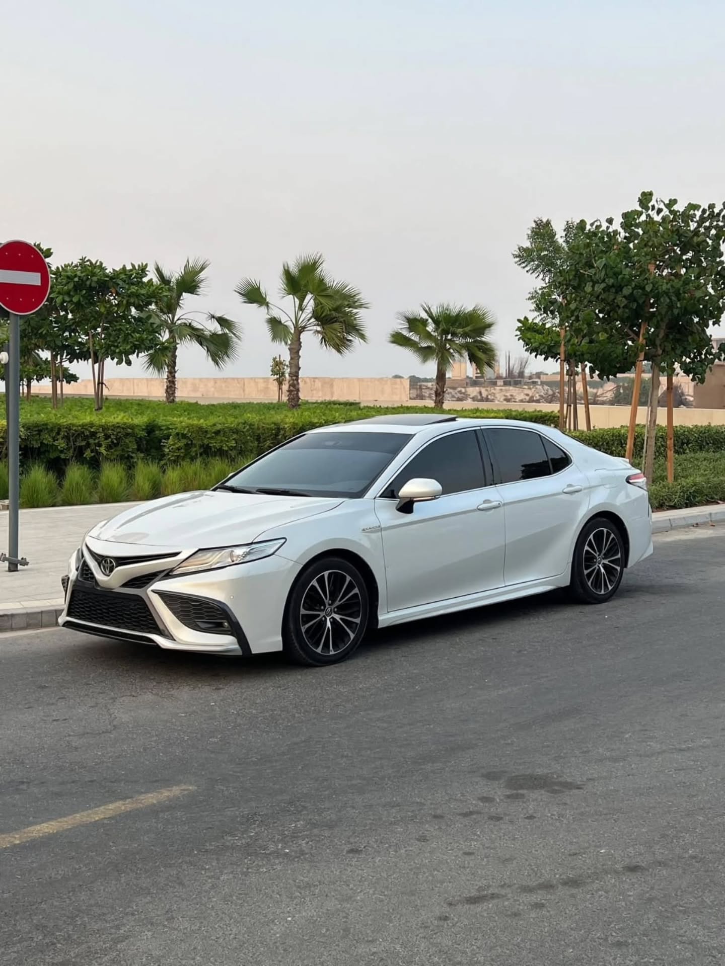 Toyota Camry 2019 photo 2