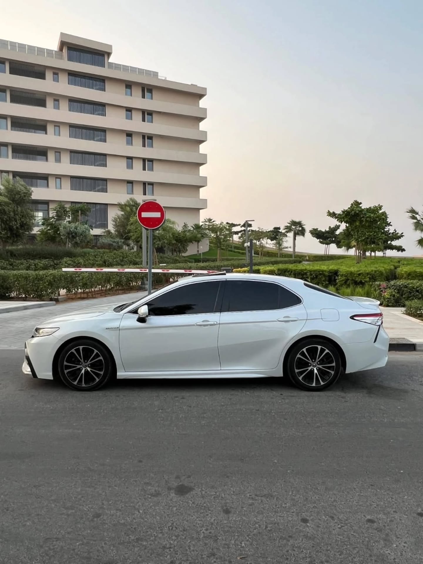 Toyota Camry 2019 photo 7