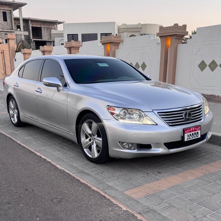 لكزس LS 2011