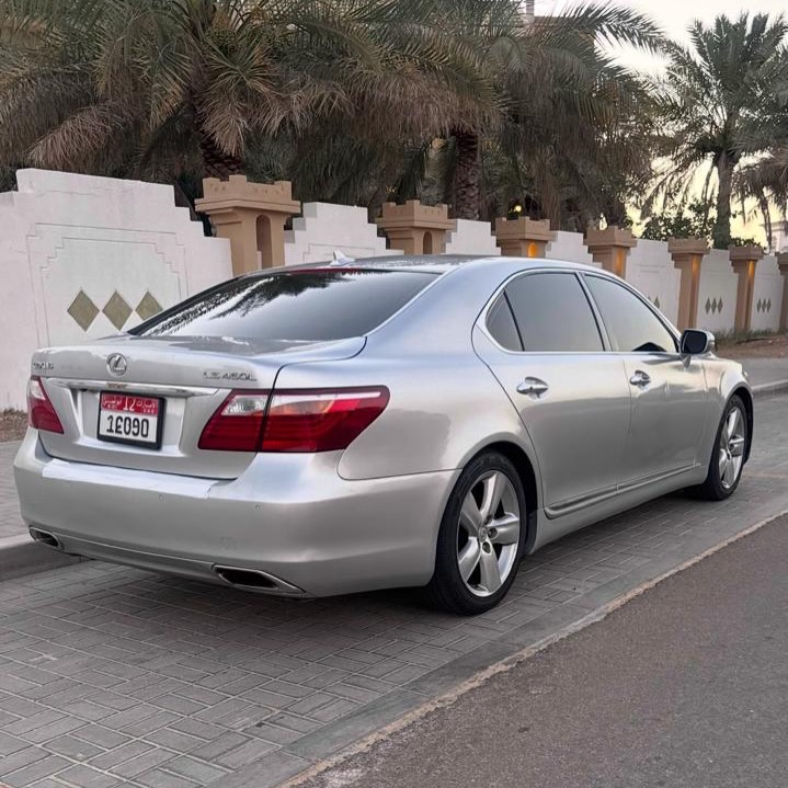 لكزس LS 2011 صورة 4