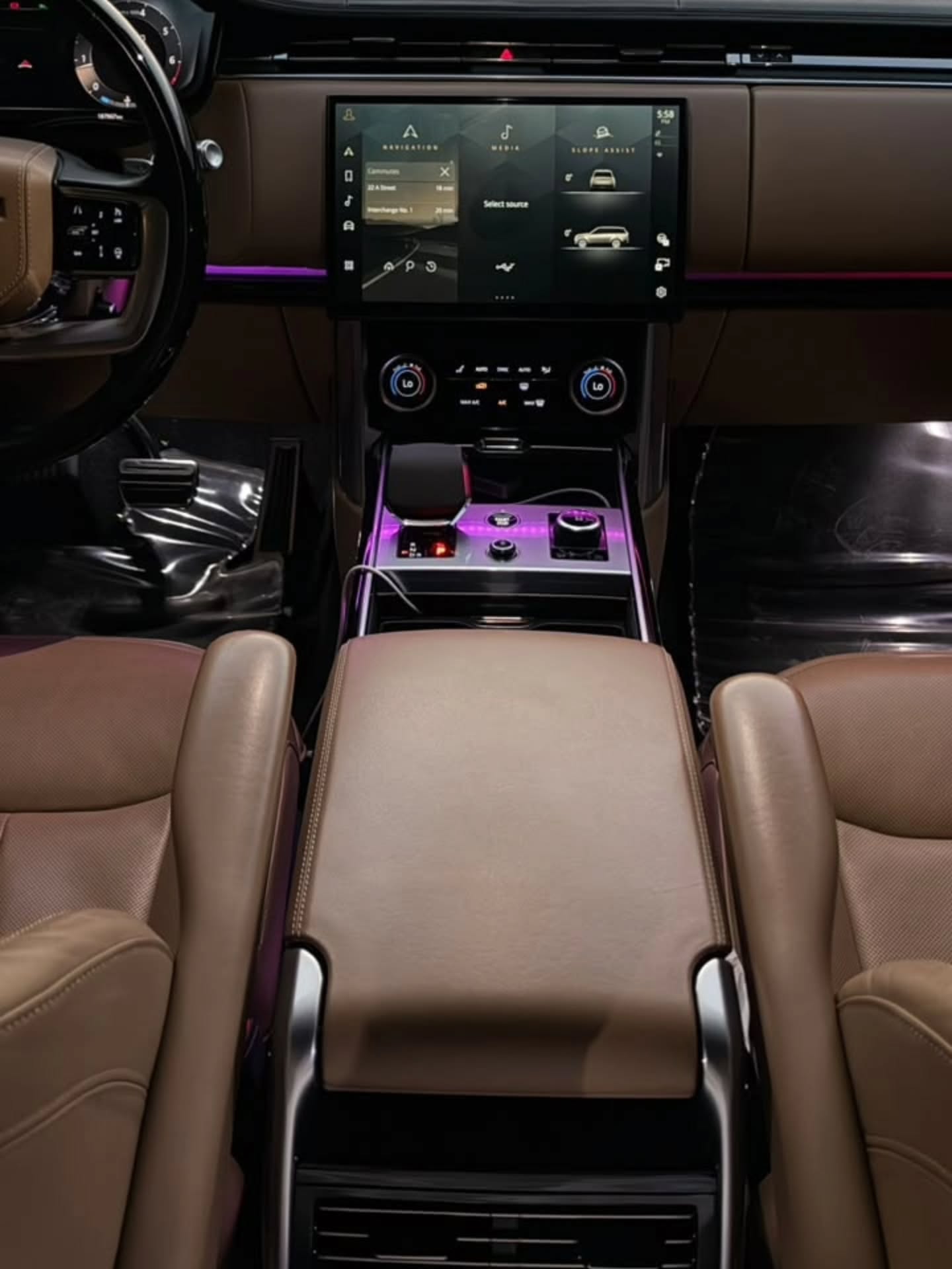 لاند روفر رينج روفر 2022 صورة 4