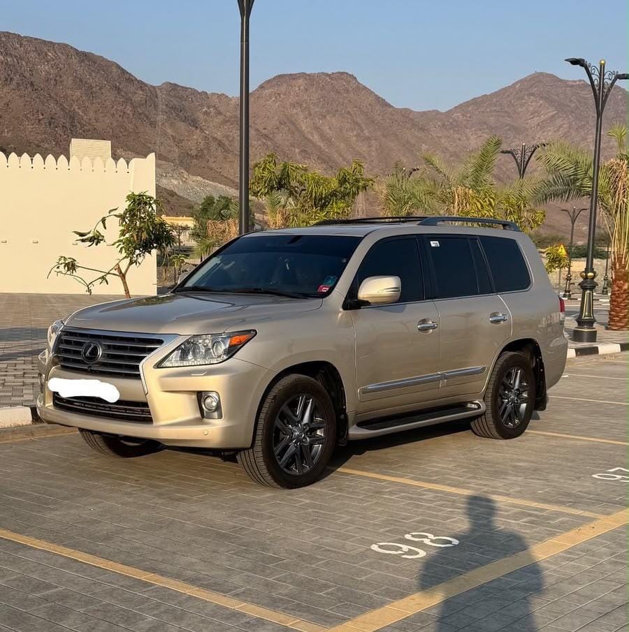 لكزس LX 2013