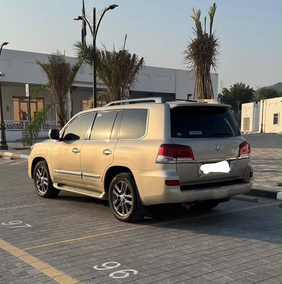 لكزس LX 2013 صورة 2