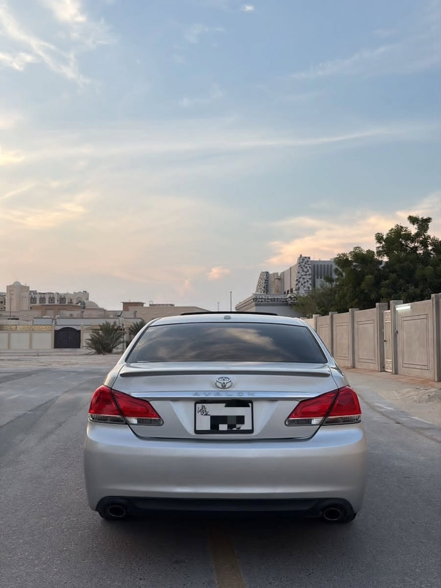 Toyota Avalon 2011 photo 2