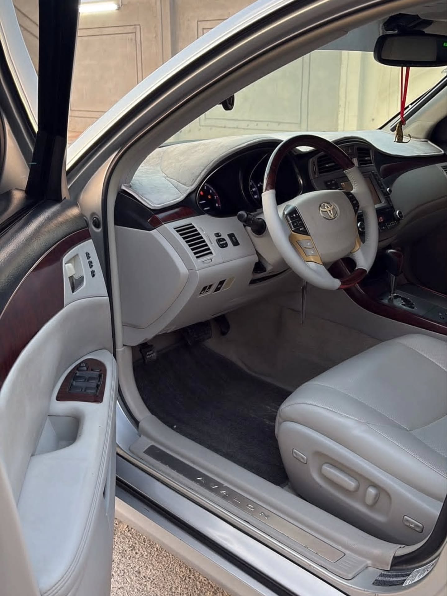 Toyota Avalon 2011 photo 4