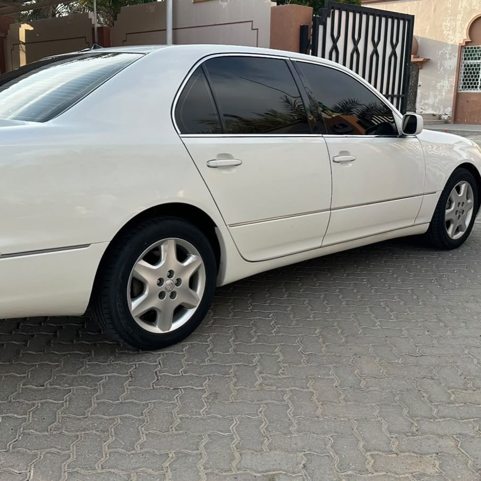 لكزس LS 2001 صورة 3