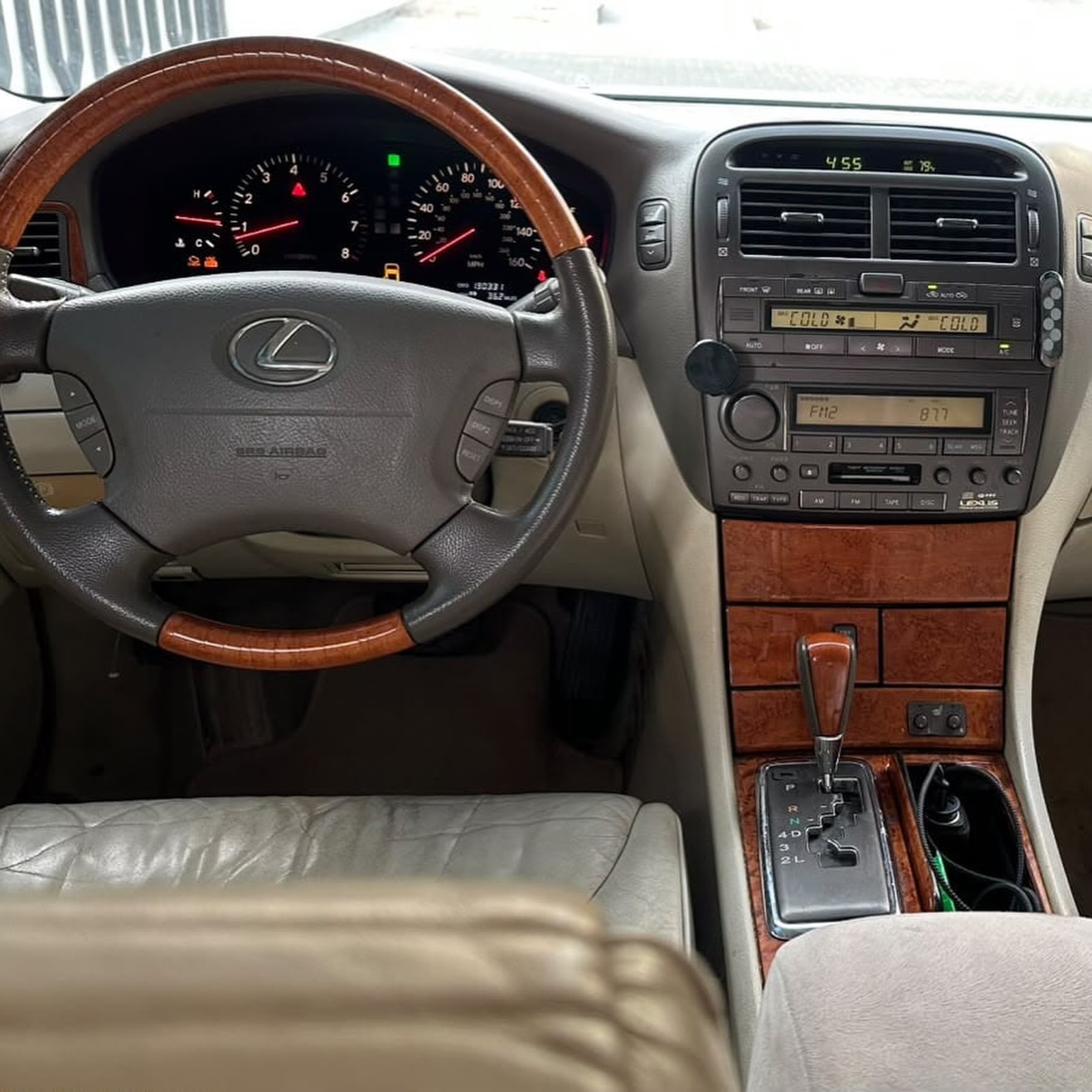 لكزس LS 2001 صورة 4