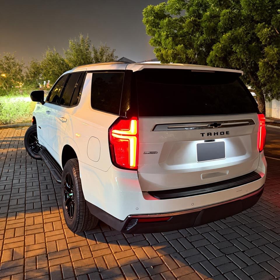 Chevrolet Tahoe 2023 photo 2