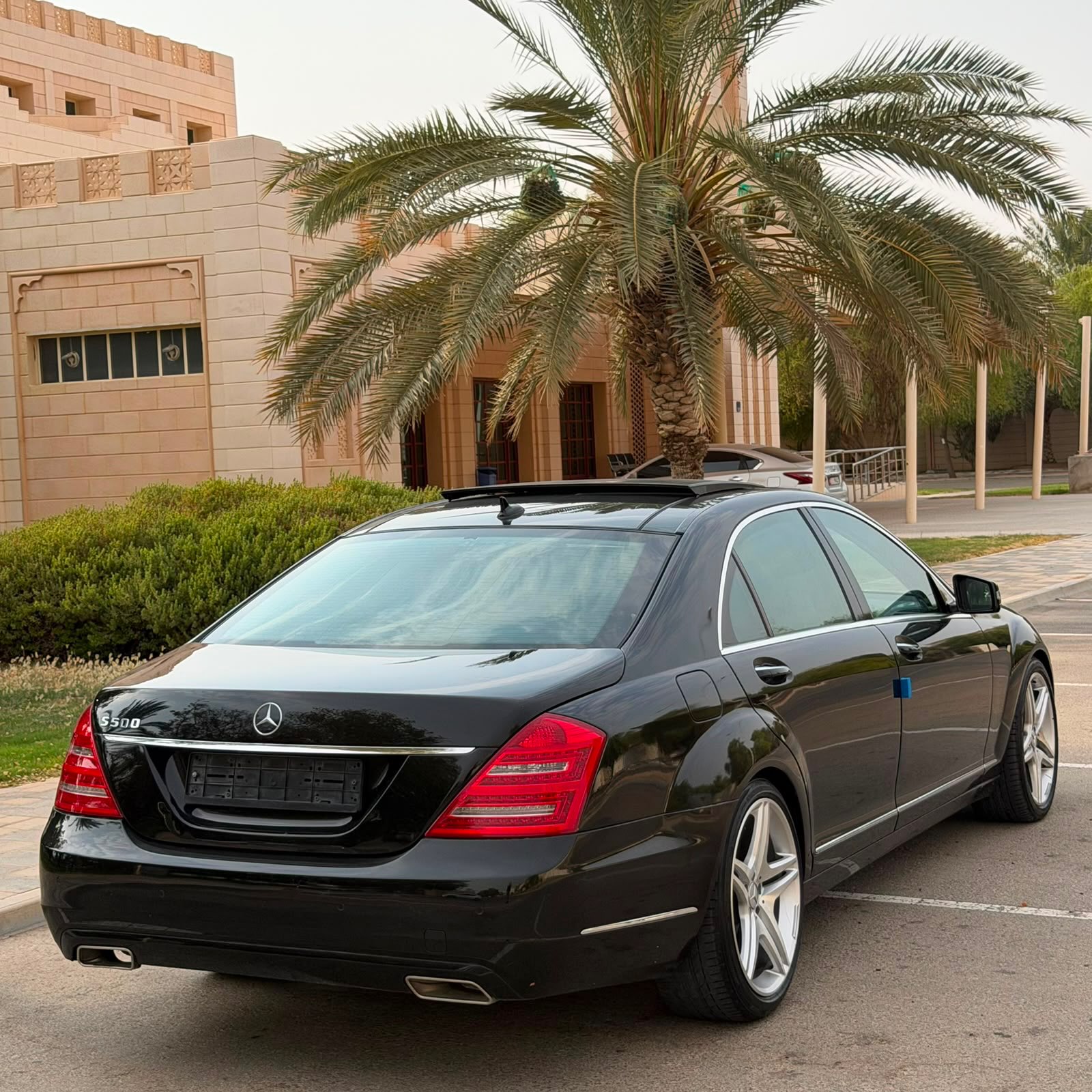 مرسيدس الفئة S 2010 صورة 2
