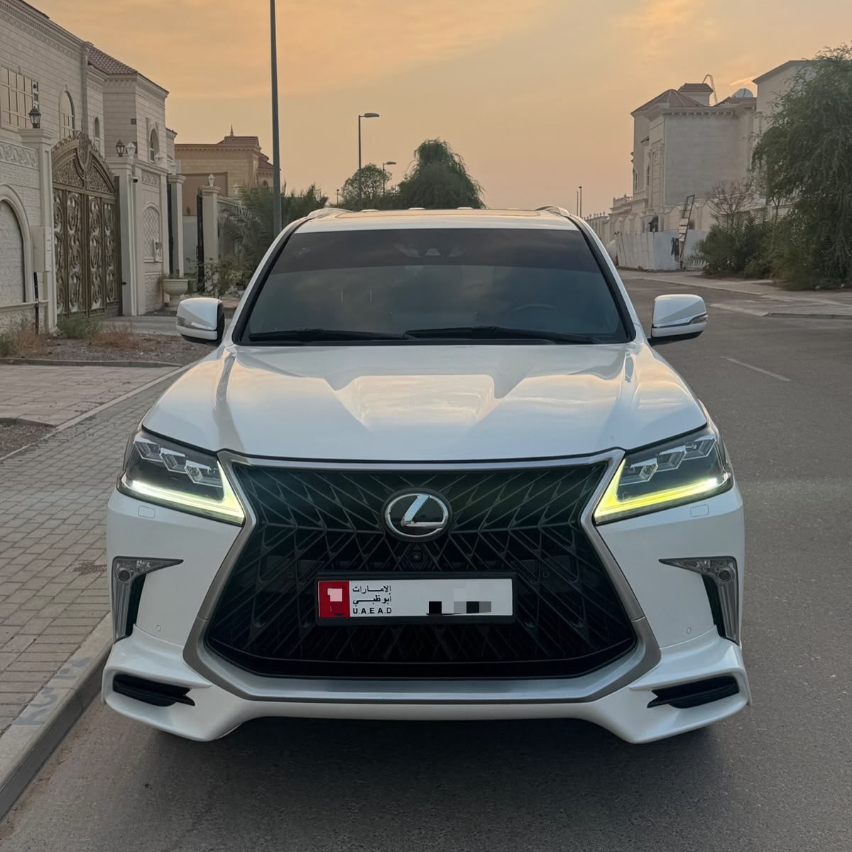 لكزس LX 2017 صورة 4