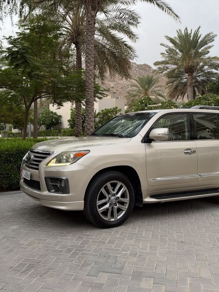 Lexus LX 2013 photo 4