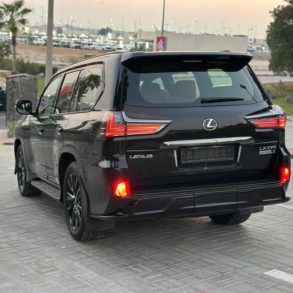 لكزس LX 2019 صورة 3