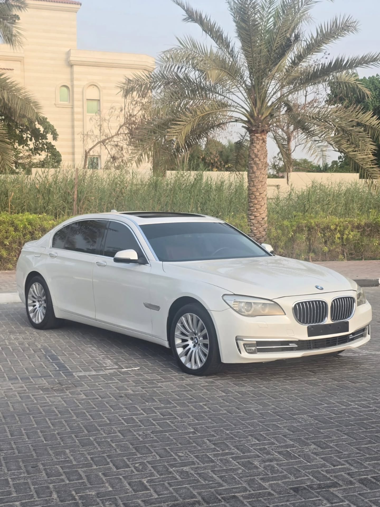 BMW 7 Series 2013 photo 3