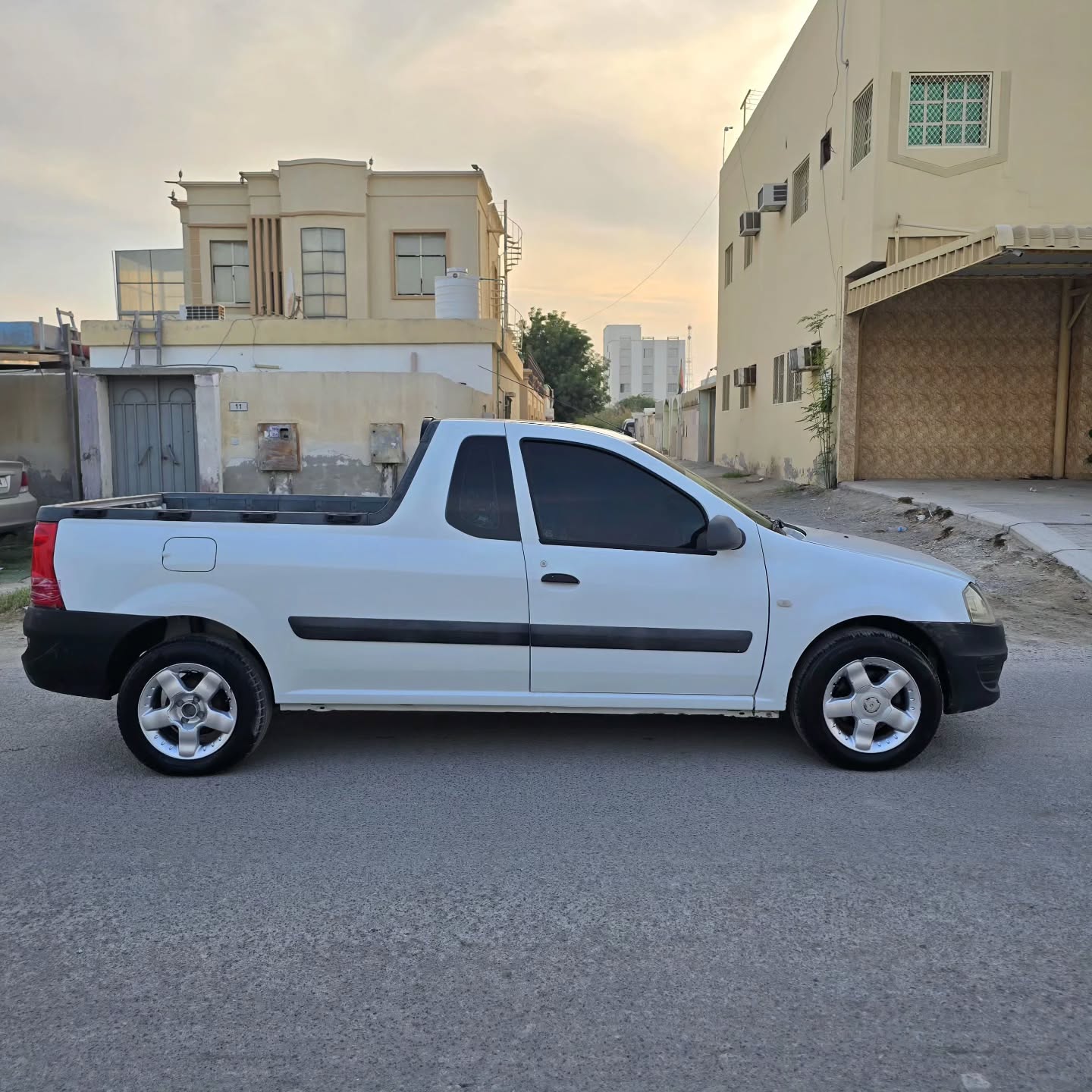 رينو لوجان 2011 صورة 8