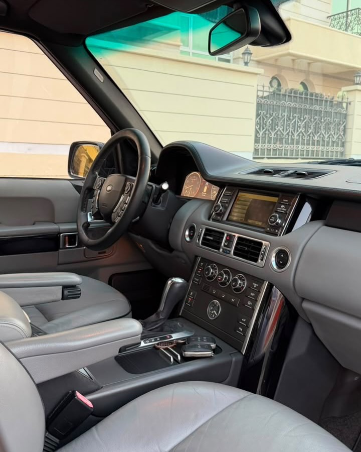 Land Rover Range Rover 2010 photo 2