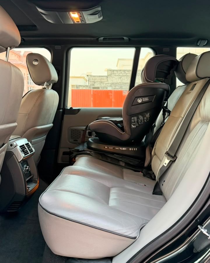 Land Rover Range Rover 2010 photo 5