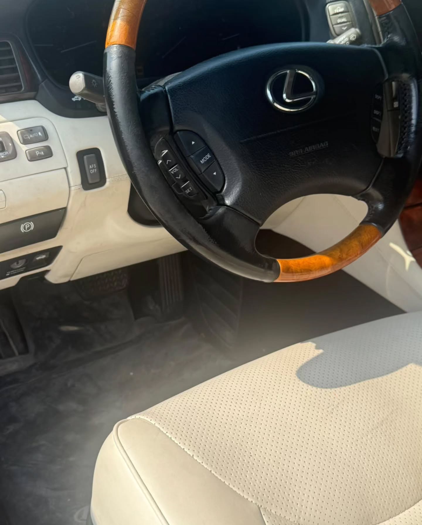 لكزس LS 2004 صورة 2