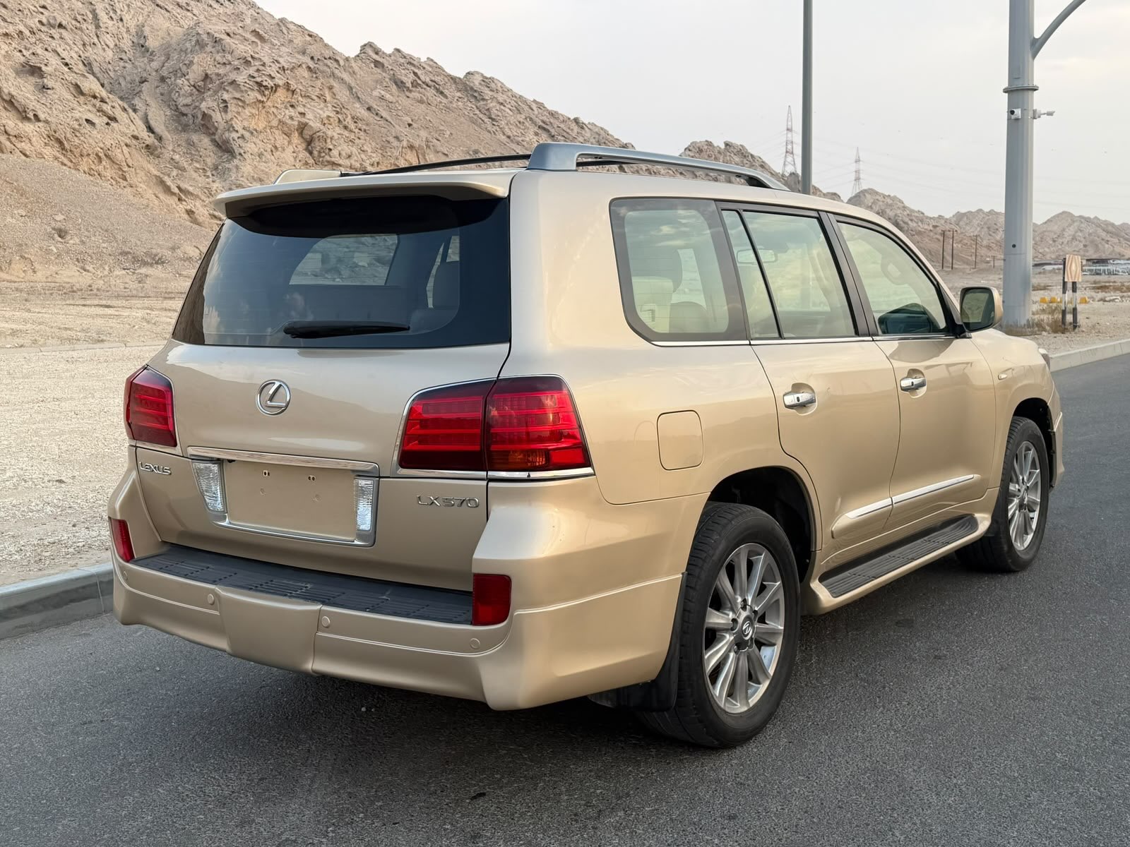 لكزس LX 2009 صورة 8