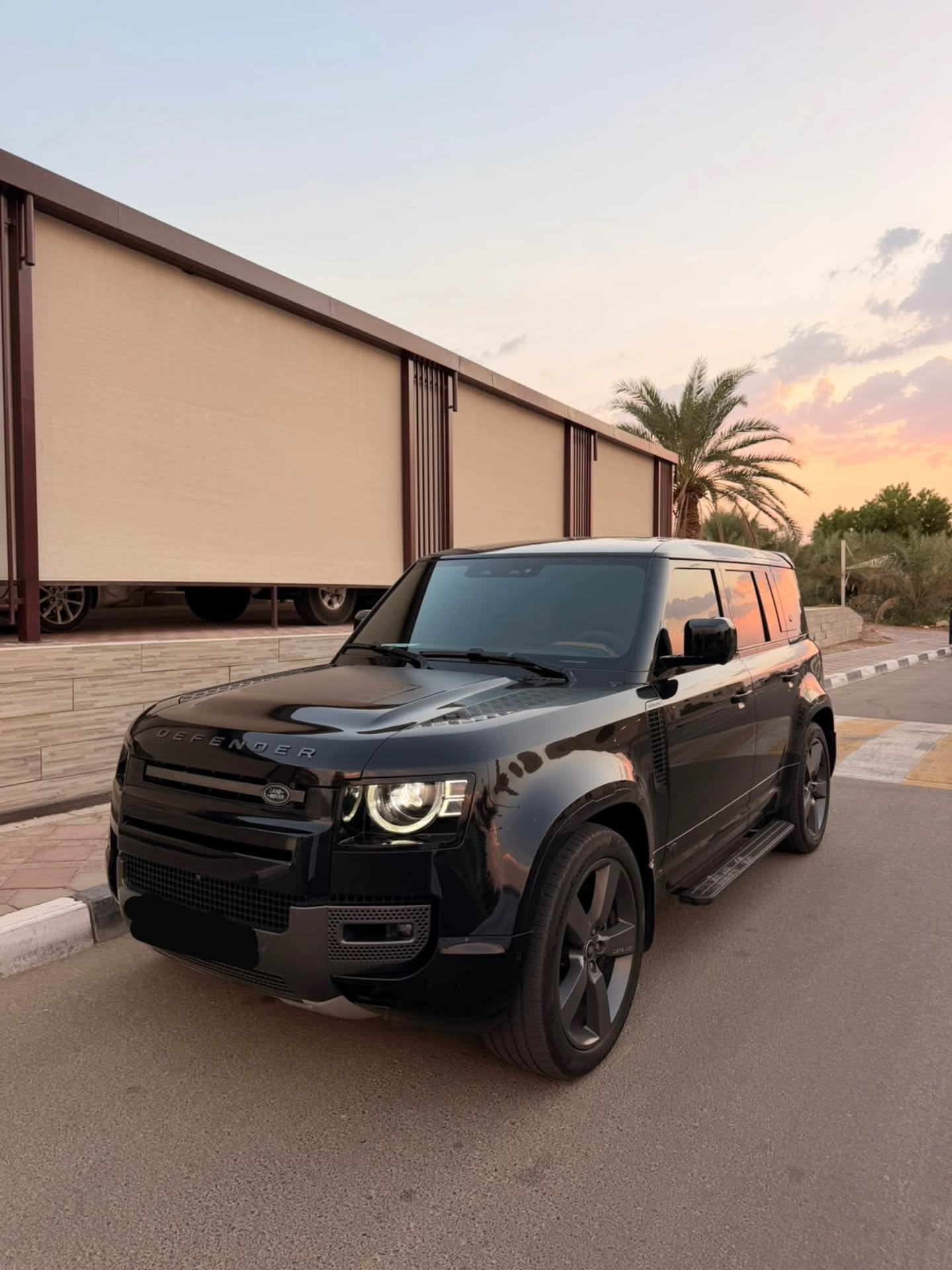 لاند روفر ديفندر 2023 صورة 2