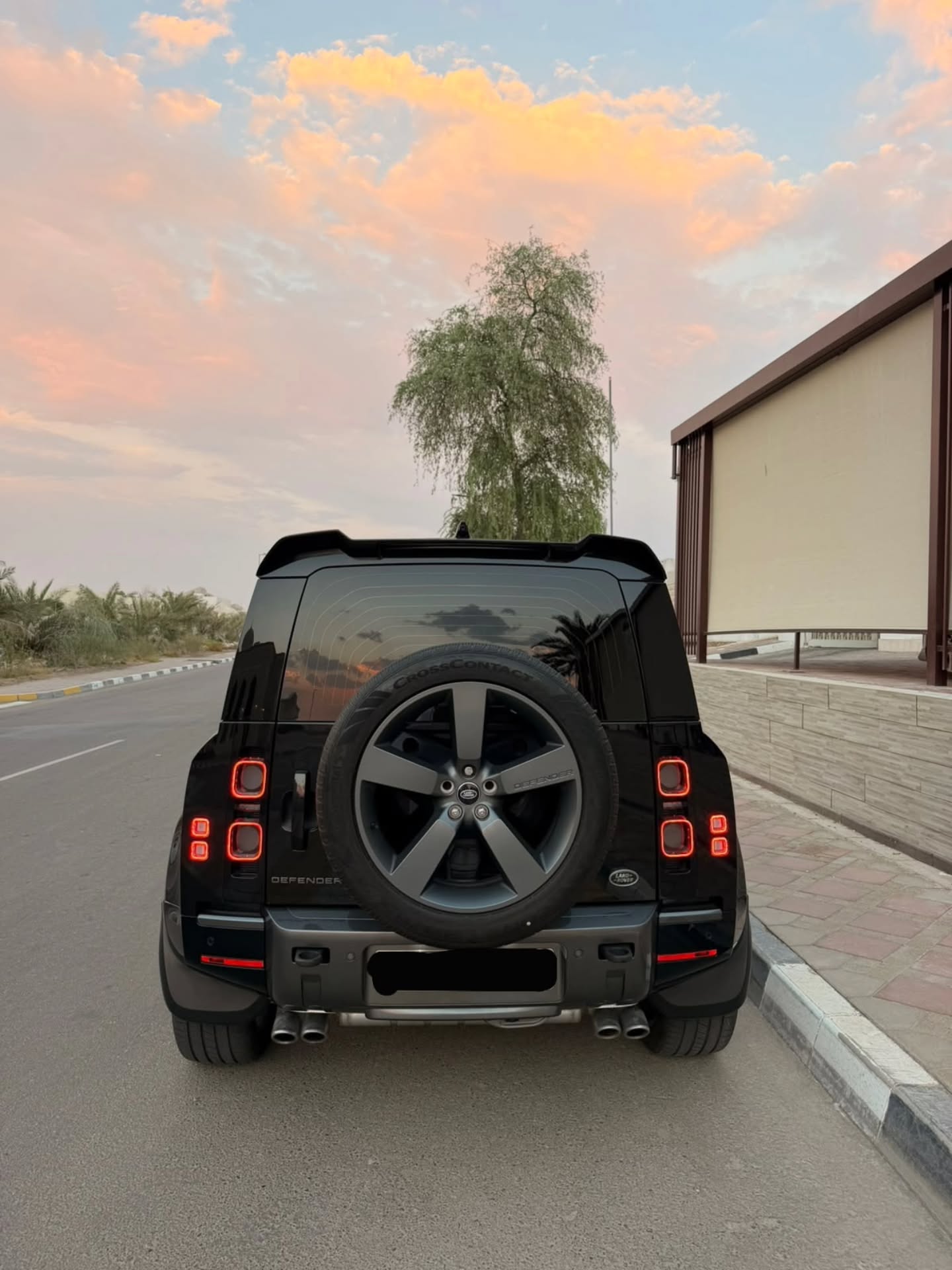 لاند روفر ديفندر 2023 صورة 4