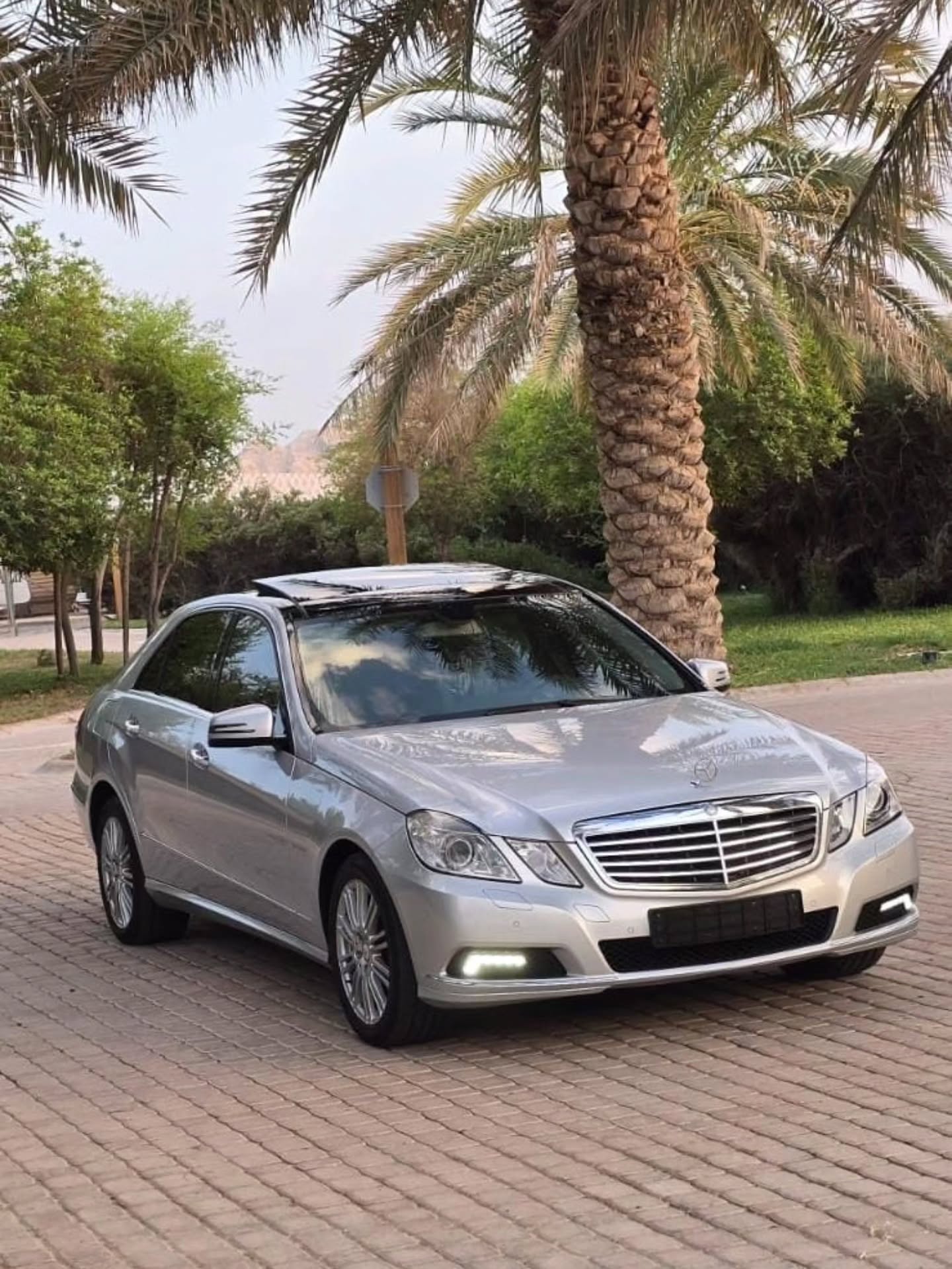 مرسيدس الفئة E 2010 صورة 2
