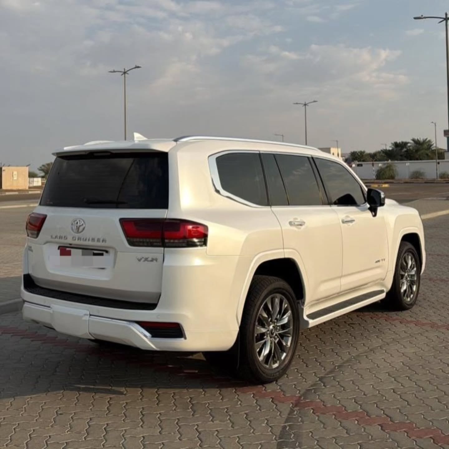 Toyota Land Cruiser 2023 photo 3