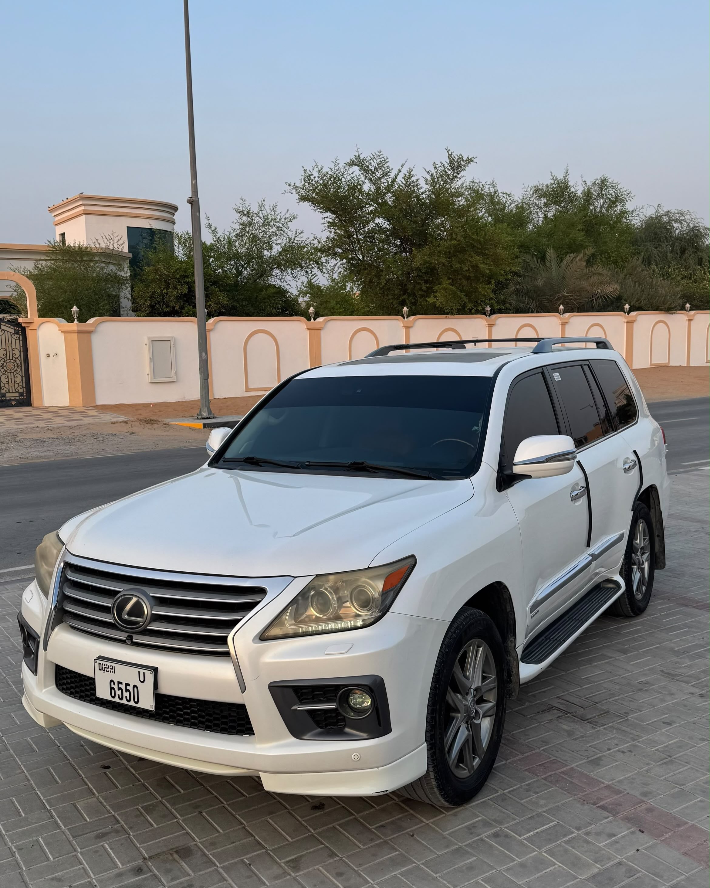 لكزس LX 2013 صورة 2