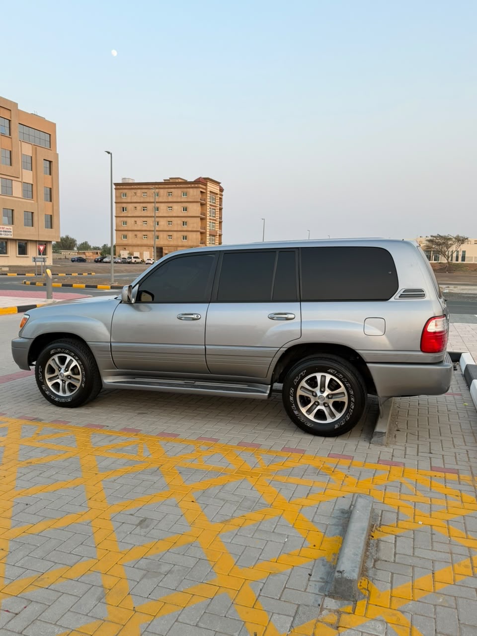 لكزس LX 2004 صورة 3