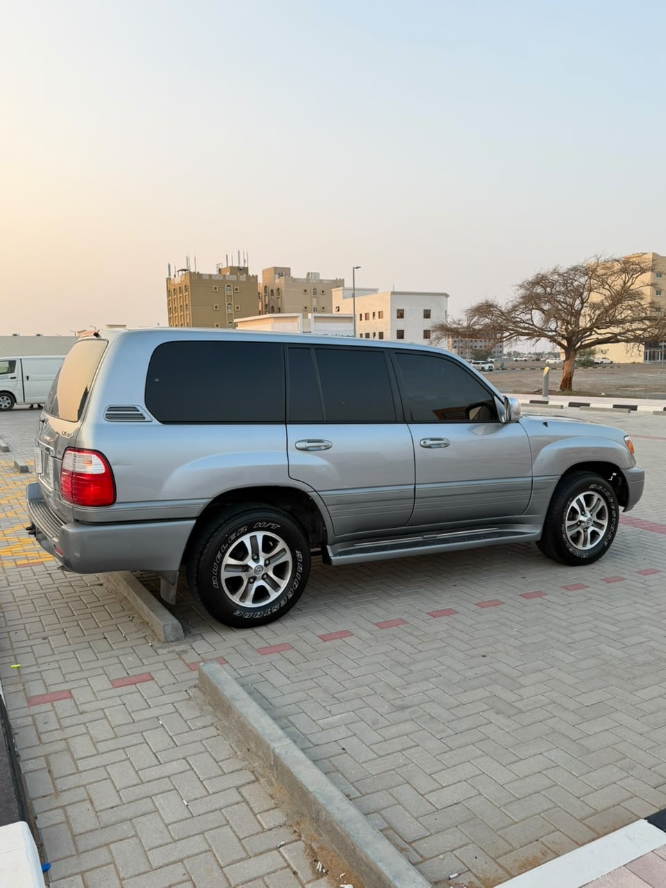 لكزس LX 2004 صورة 5