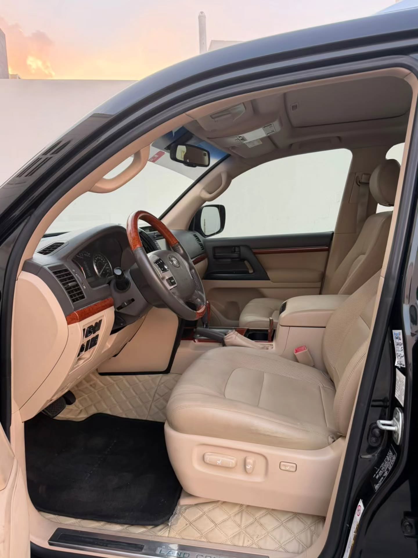 Toyota Land Cruiser 2013 photo 8