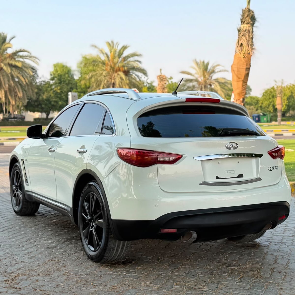 Infiniti QX70 2014 photo 3