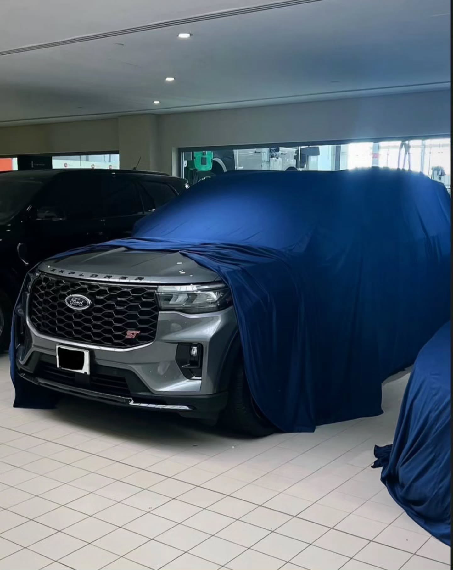 Ford Explorer 2025 photo 2