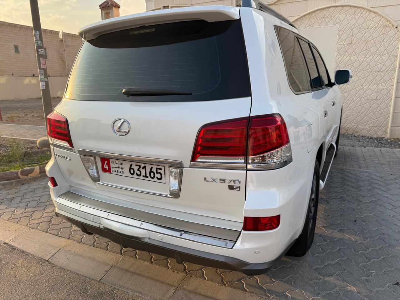 لكزس LX 2015 صورة 2