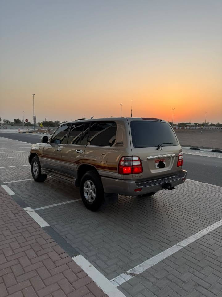 تويوتا لاند كروزر 2005 صورة 4