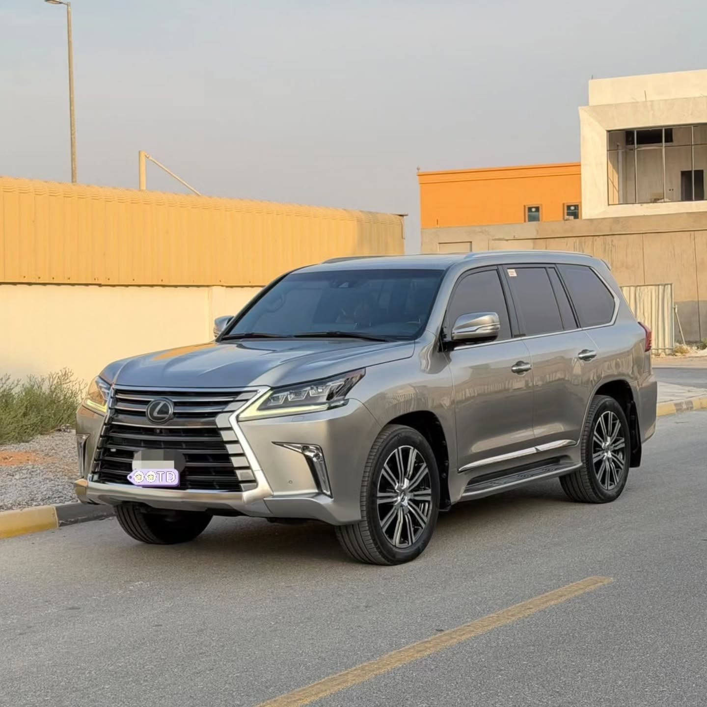 لكزس LX 2018 صورة 3