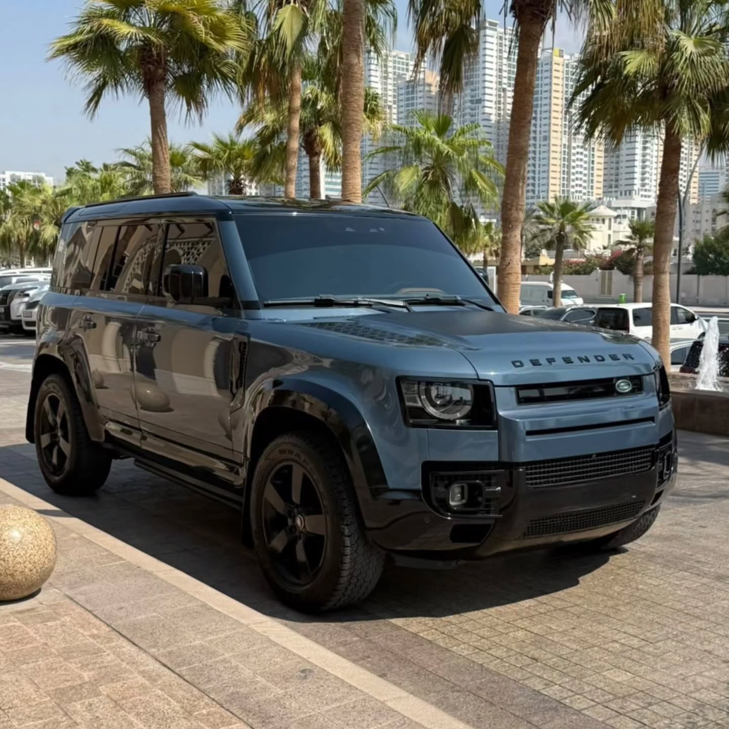 Land Rover Defender 2021