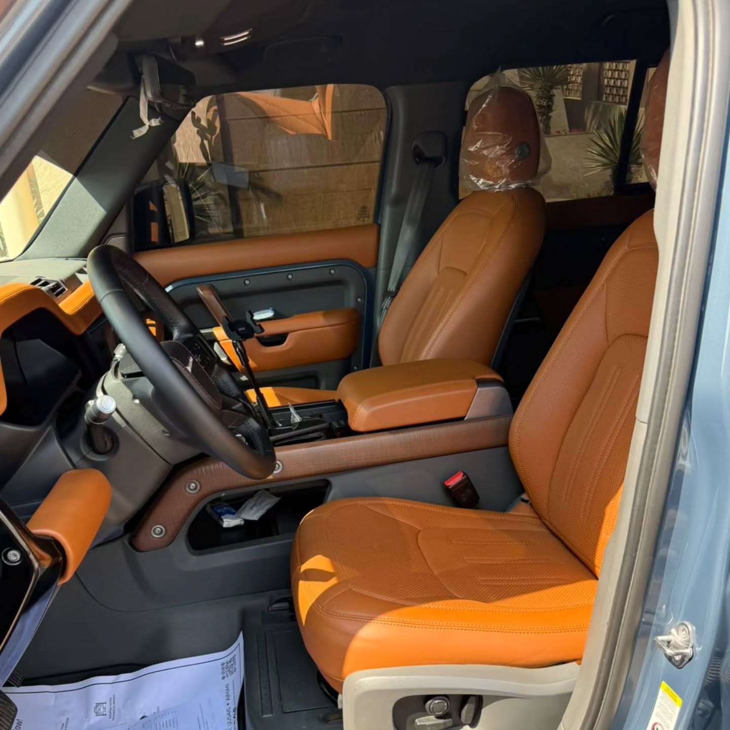 Land Rover Defender 2021 photo 2