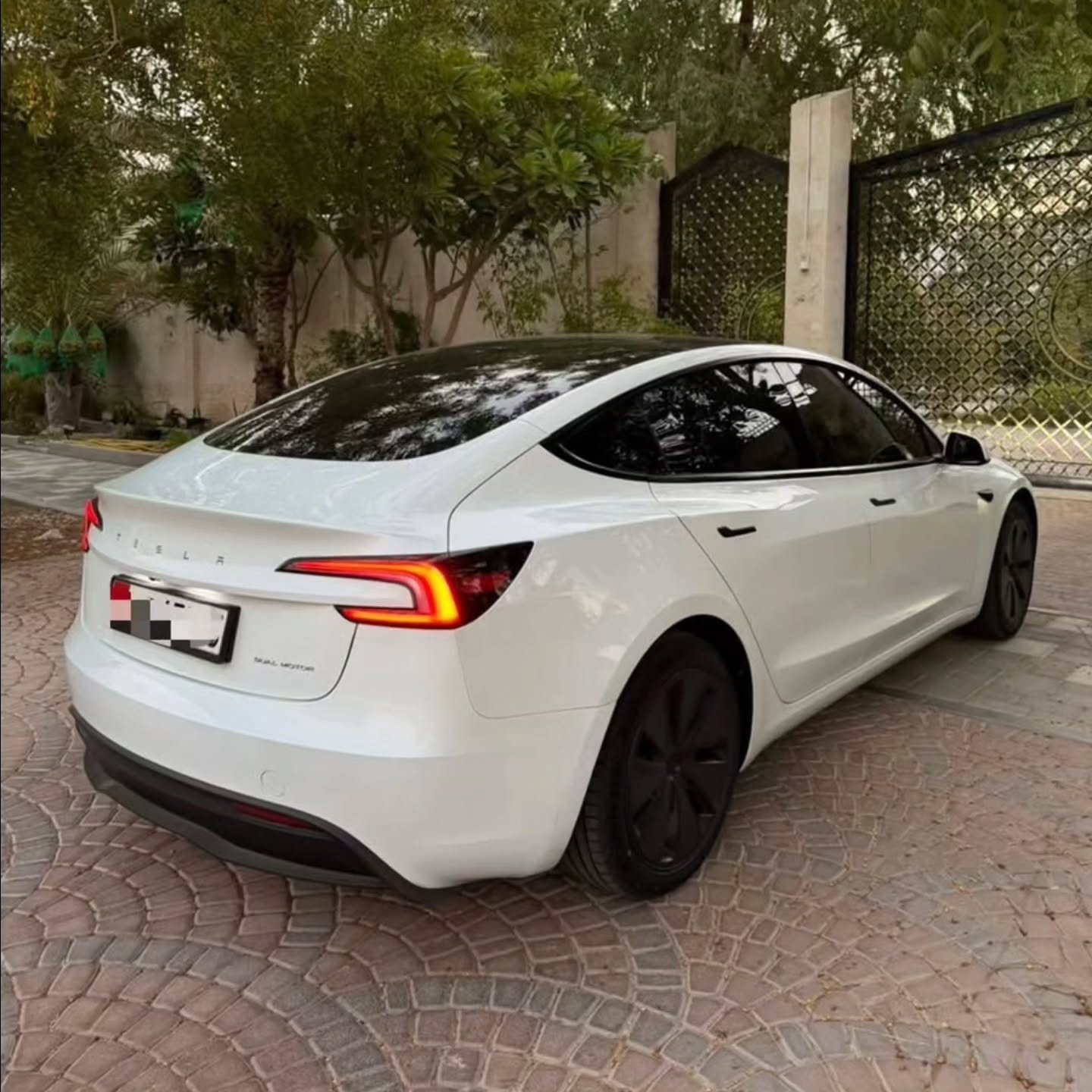 تسلا Model 3 2024 صورة 3