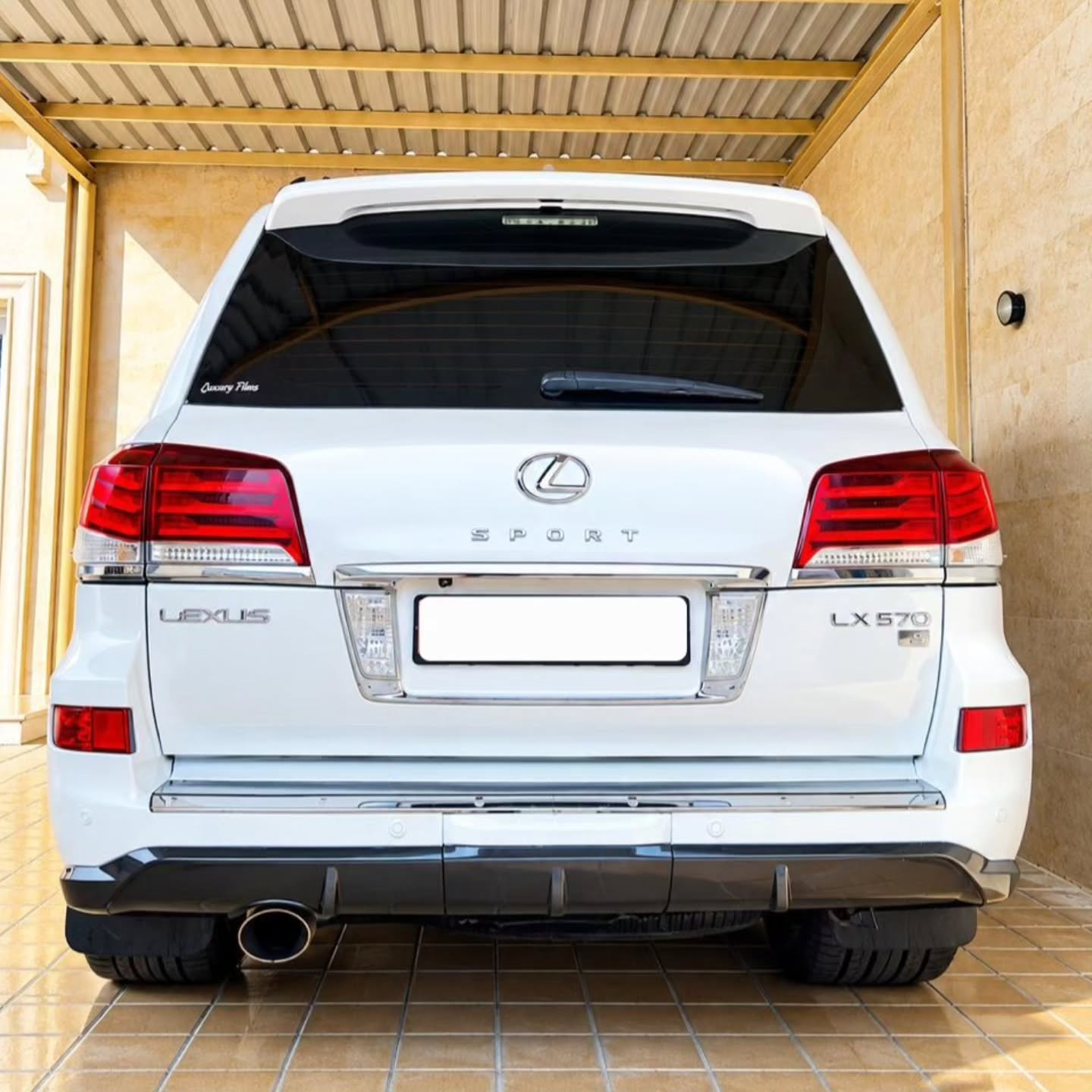 لكزس LX 2015 صورة 2