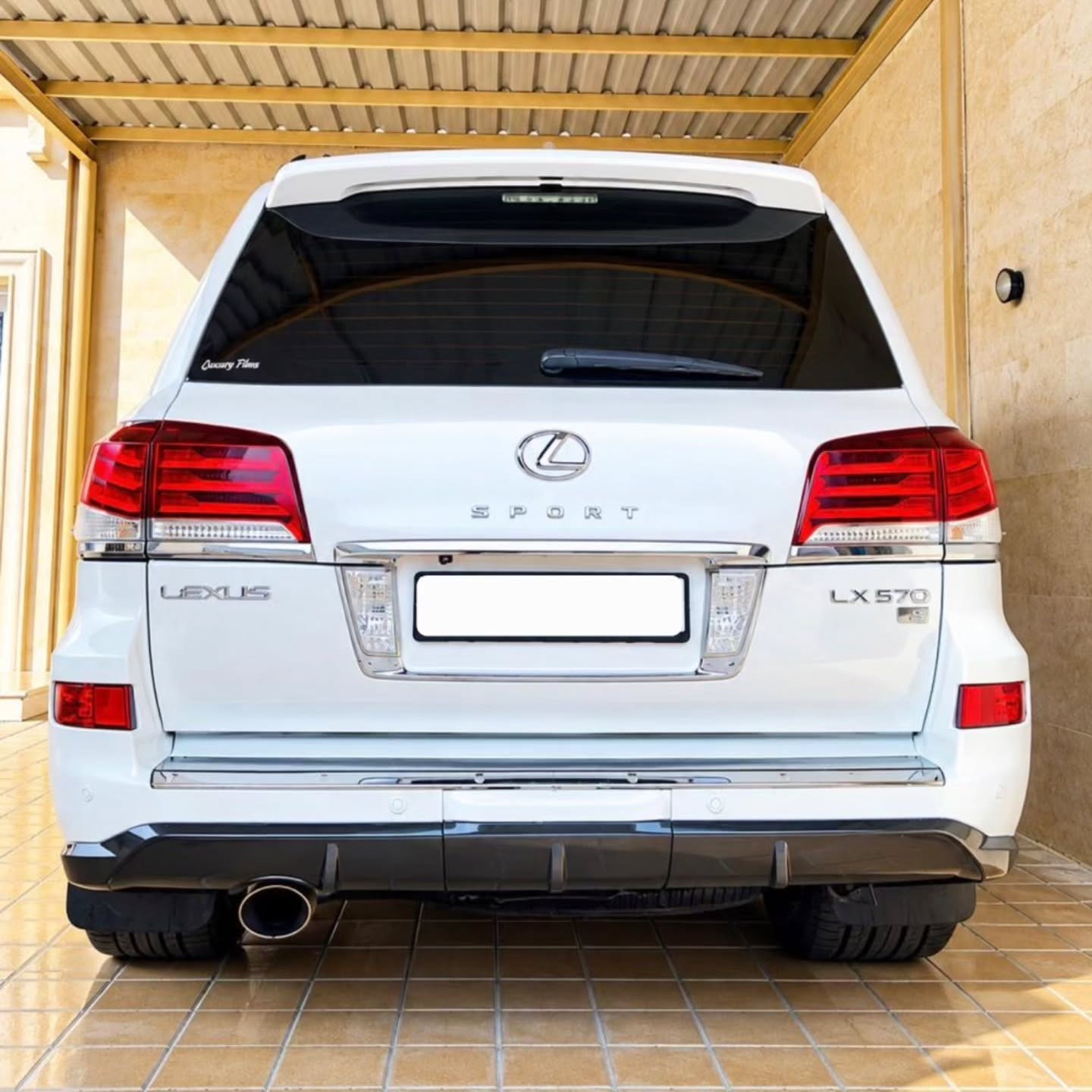 لكزس LX 2015 صورة 4