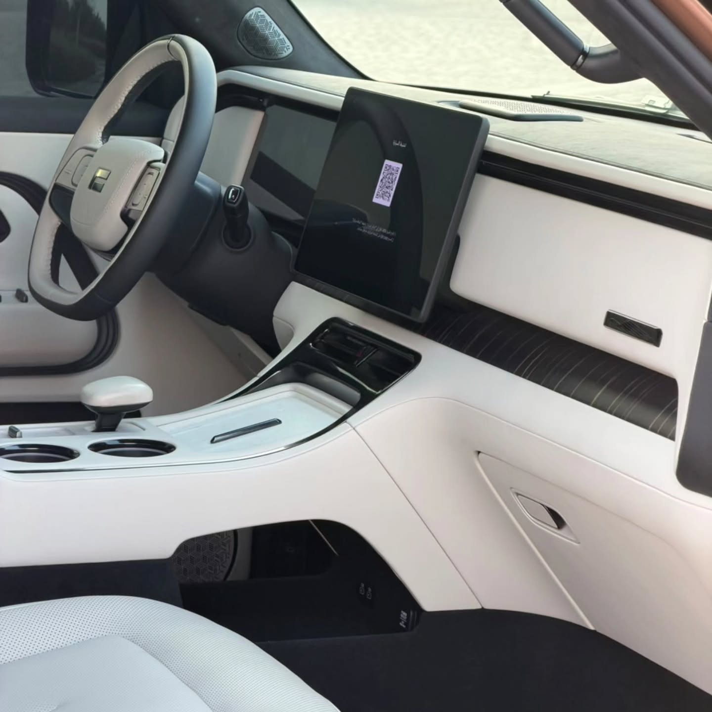 روكس أداماس 2026 صورة 5