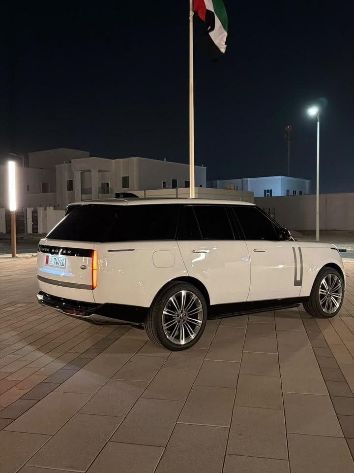 لاند روفر رينج روفر 2022 صورة 3